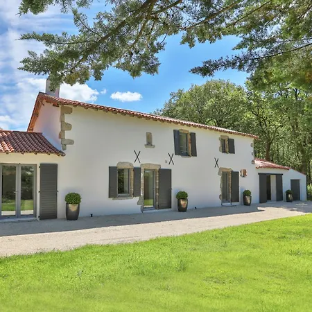 Piscine Etang Et Foret Feriehus Le Girouard
