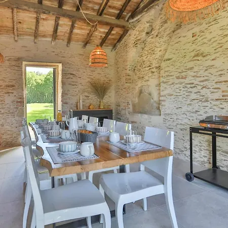 Piscine Etang Et Foret Casa vacanze *