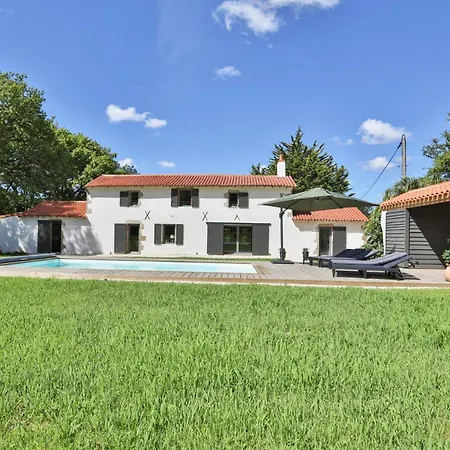 Piscine Etang Et Foret Casa vacanze *