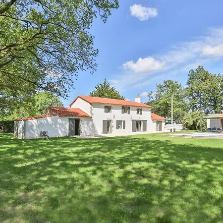 Casa vacanze Piscine Etang Et Foret Le Girouard