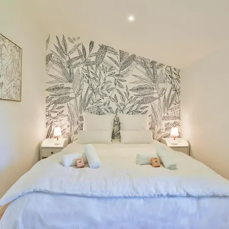 Piscine Etang Et Foret Casa vacanze *