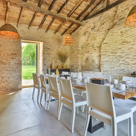 Casa de Férias L'augiziere - Somptueuse Longere Classee 5 Etoiles Nichee En Pleine Nature Le Girouard
